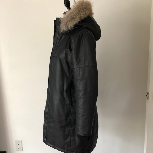 M0851 WOMENS waxed Parka jacket with coyote fur - Picture 2 of 4
